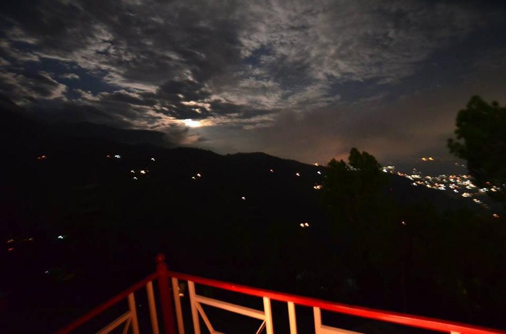Hotel Deodar Villa Dharamshala Exterior photo