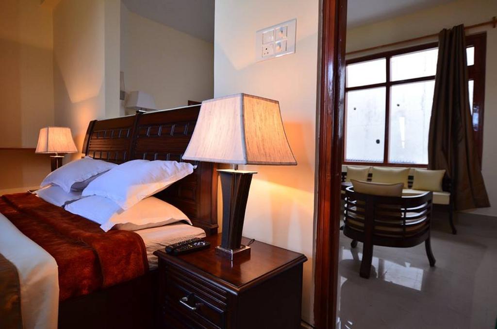 Hotel Deodar Villa Dharamshala Room photo