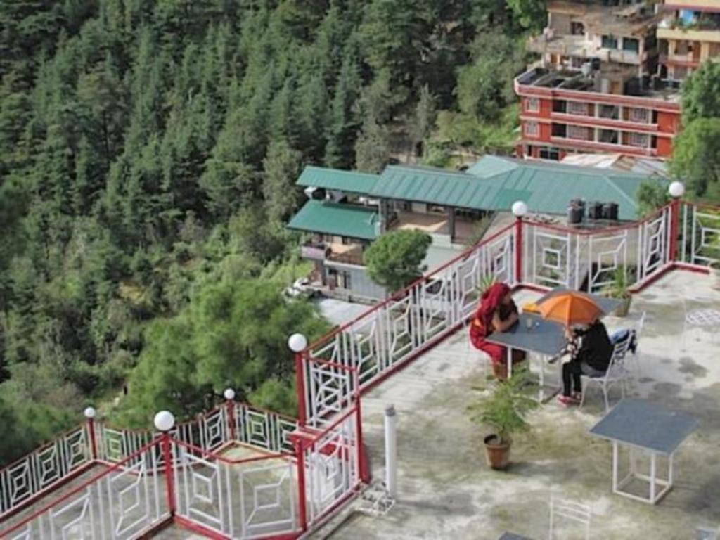 Hotel Deodar Villa Dharamshala Exterior photo