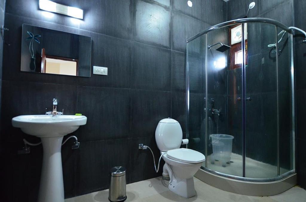 Hotel Deodar Villa Dharamshala Room photo